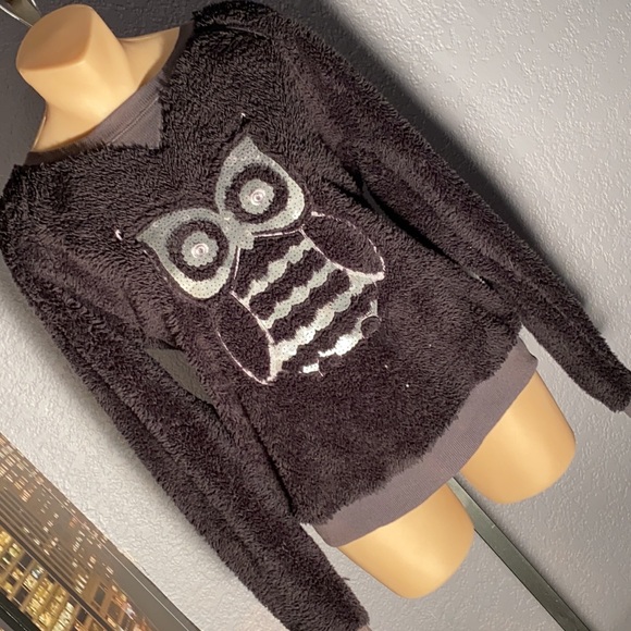 Kensie Tops - KENSIE - NWT - fuzzy owl sweater w sequins - M